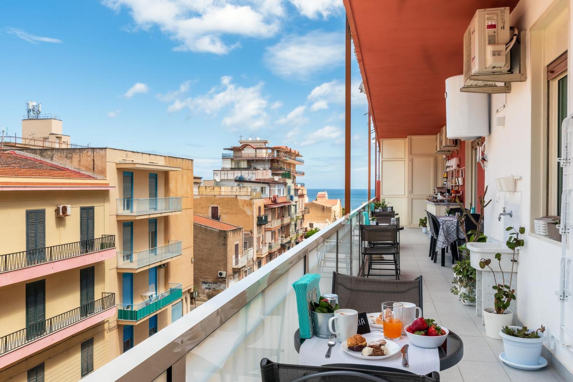 Ciccio Rooms And Breakfast - Self Check-In Palermo Kültér fotó
